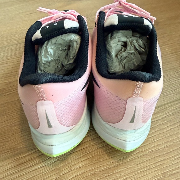 Nike Women's Athletic Shoes in Pink and Black Pegasus zoom 7.5W - Picture 4 of 6